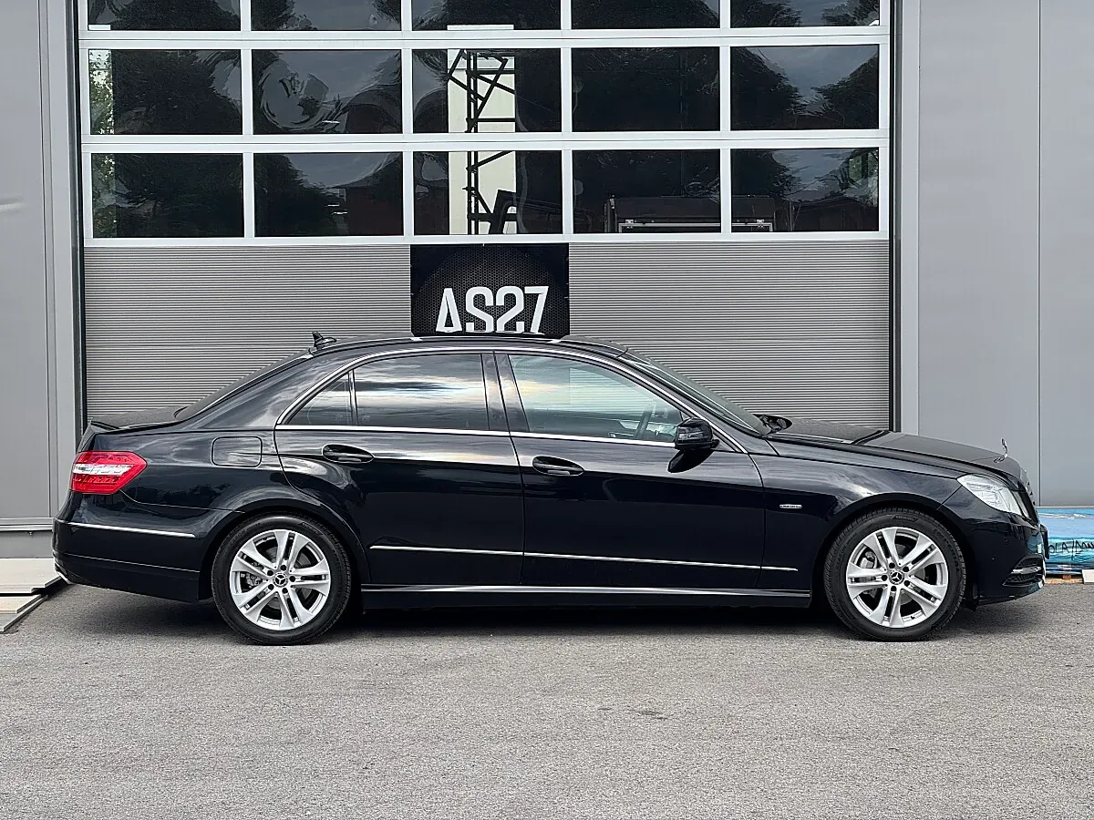 Mercedes-Benz E-Class 2012 photo 3
