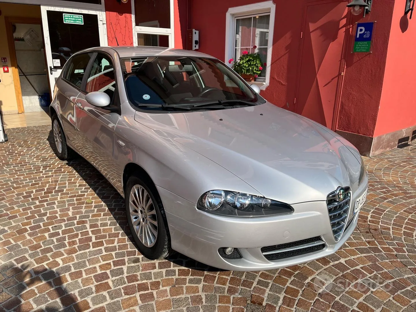Alfa Romeo 147 2008 photo 2