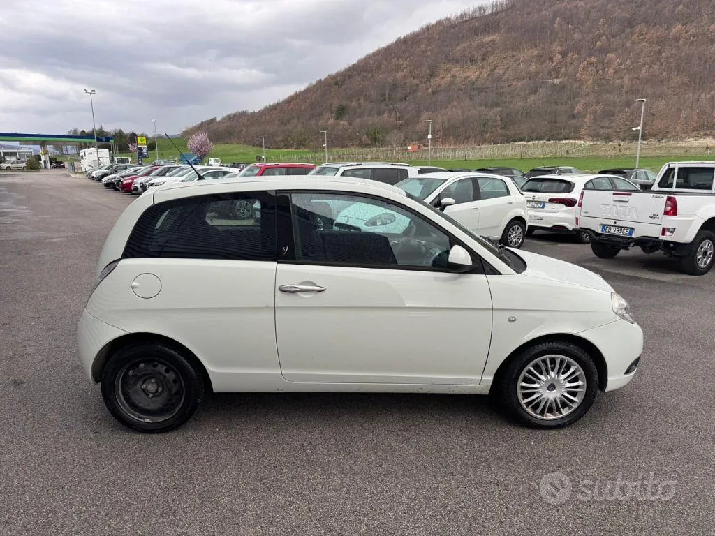 Lancia Ypsilon 2014 photo 4