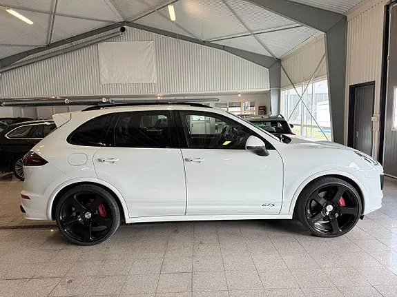 Porsche Cayenne 2016 photo 2
