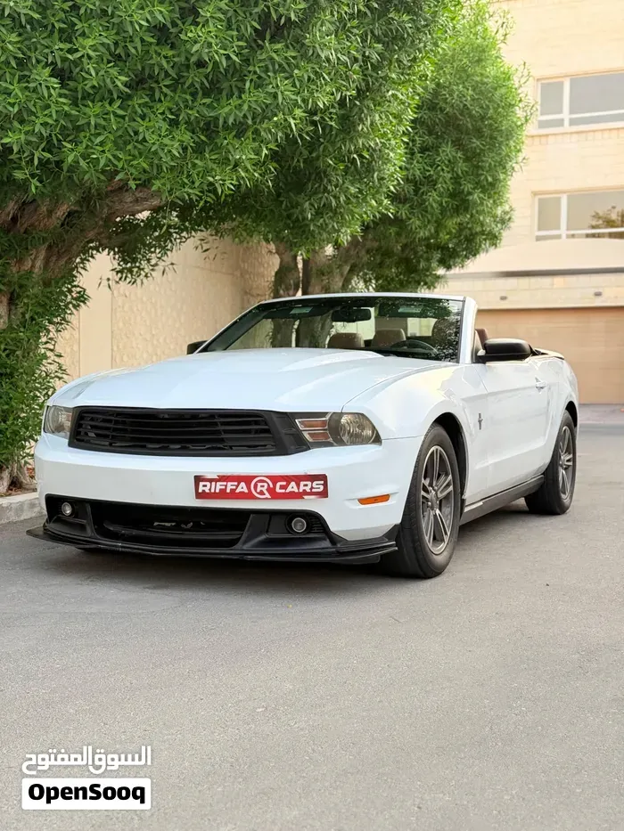 Ford Mustang 2012 photo 2