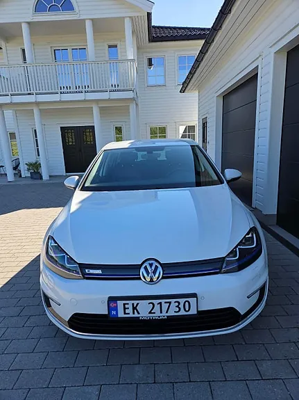 Volkswagen E-Golf 2017 photo 2