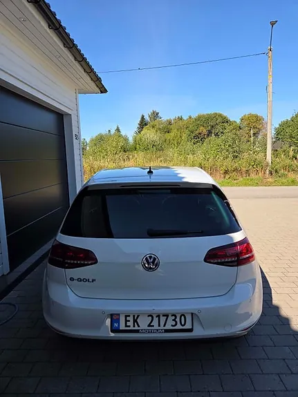 Volkswagen E-Golf 2017 photo 5