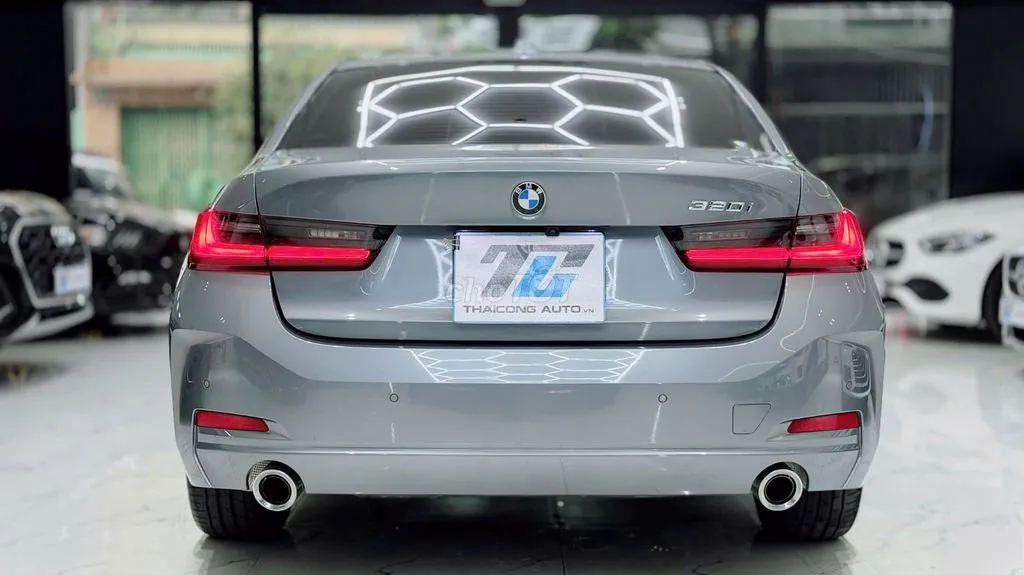 BMW 3 Series 2023 photo 2