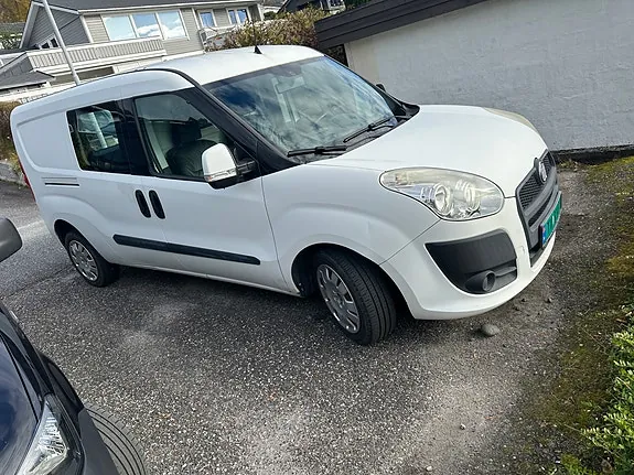Fiat Doblo 2011 photo 2