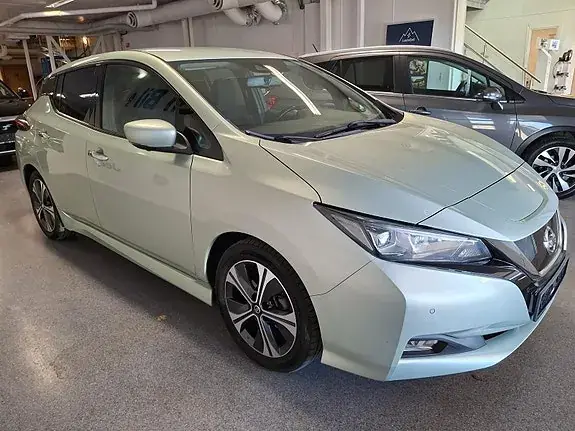 Nissan Leaf 2018 photo 2