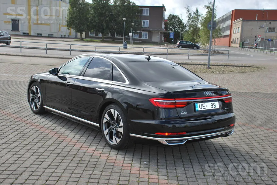 Audi A8 2018 photo 2