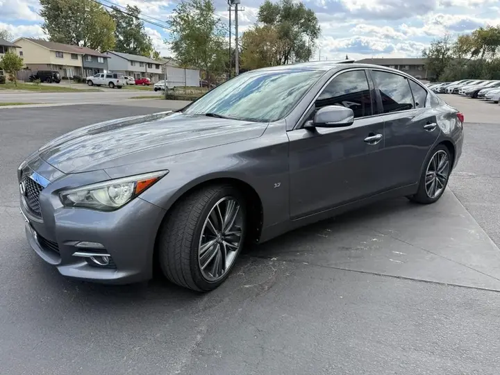 Infiniti Q50 2015 photo 3
