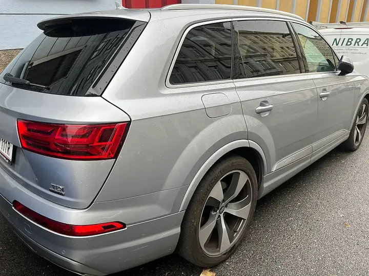 Audi Q7 2016 photo 3