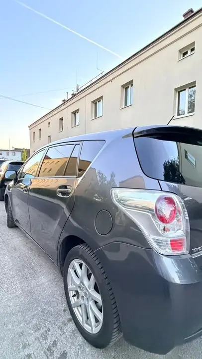 Toyota Verso 2009 photo 2