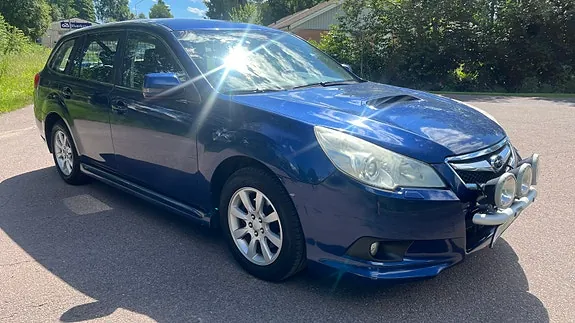Subaru Legacy 2011 photo 2