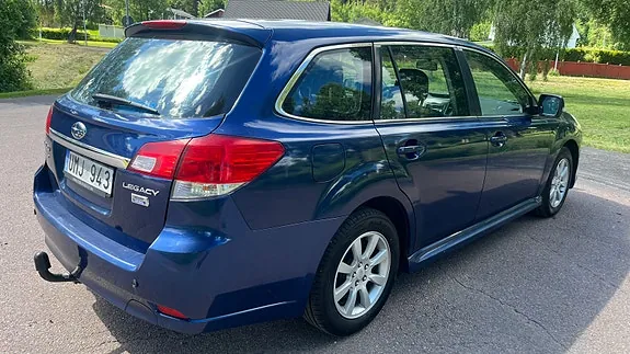 Subaru Legacy 2011 photo 3