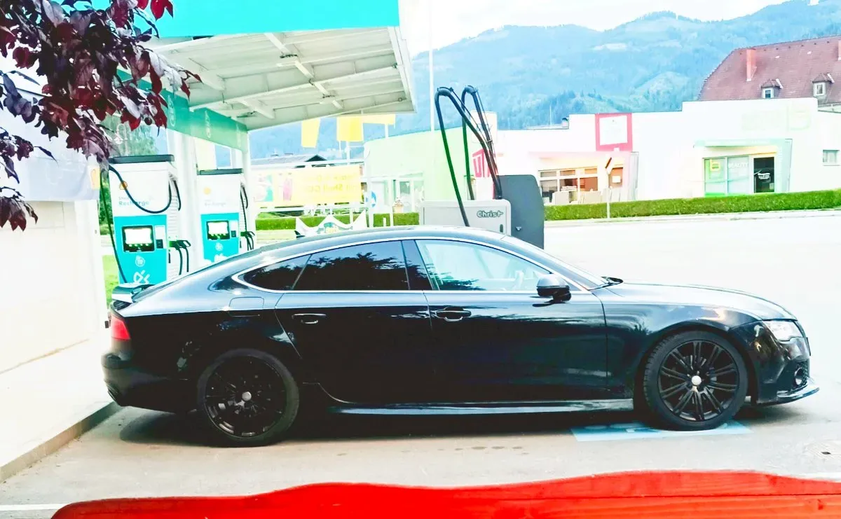 Audi A7 2011 photo 2