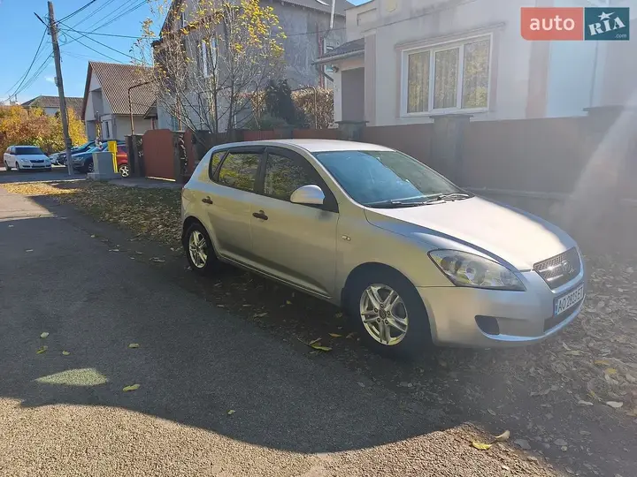 Kia Ceed 2008 photo 4