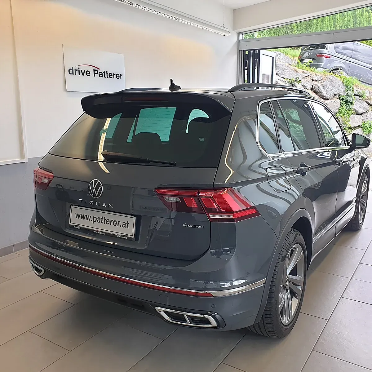 Volkswagen Tiguan 2024 photo 2