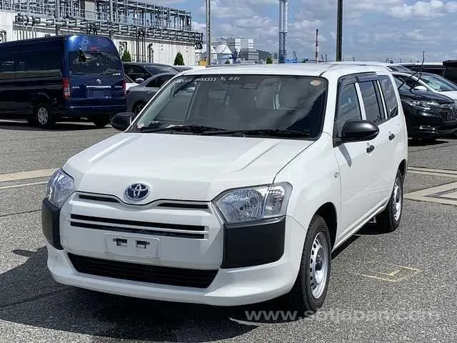 Toyota Probox Van 2022 photo 2