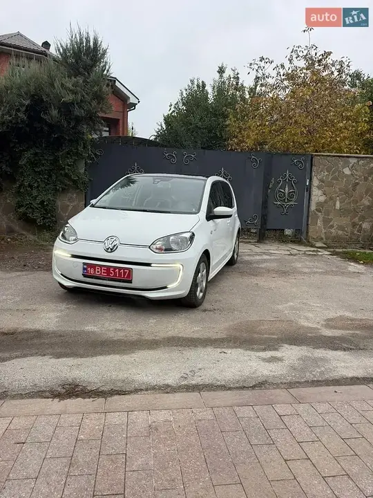 Volkswagen E-Up! 2015 photo 2