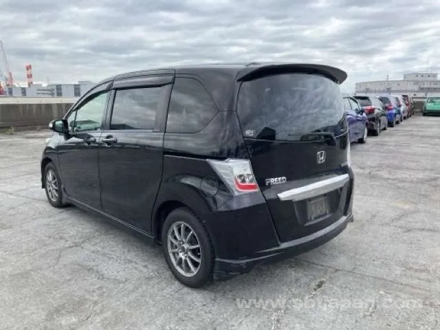 Honda Freed 2012 photo 3