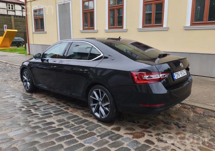 Skoda Superb 2018 photo 2