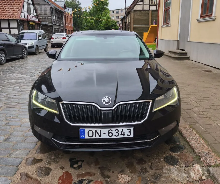 Skoda Superb 2018 photo 5
