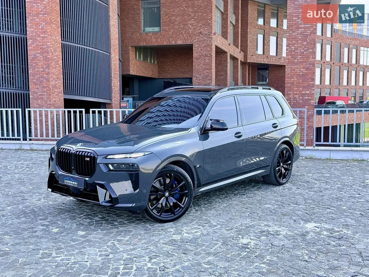 BMW X7 2025 photo 2