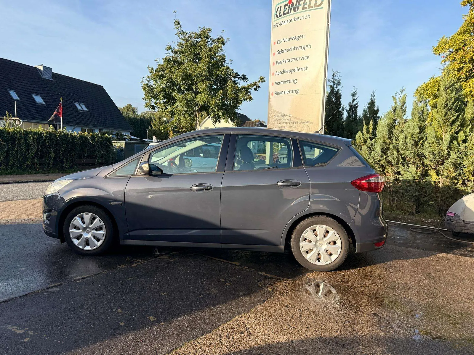 Ford C-Max 2011 photo 2