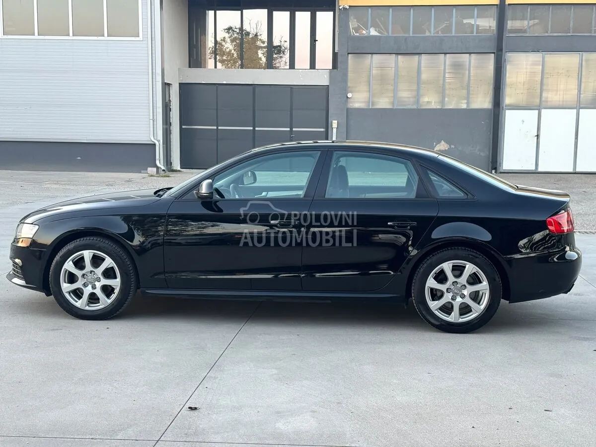 Audi A4 2009 photo 2