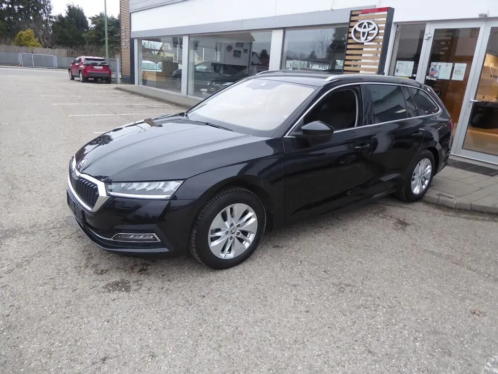 Skoda Octavia 2022 photo 2