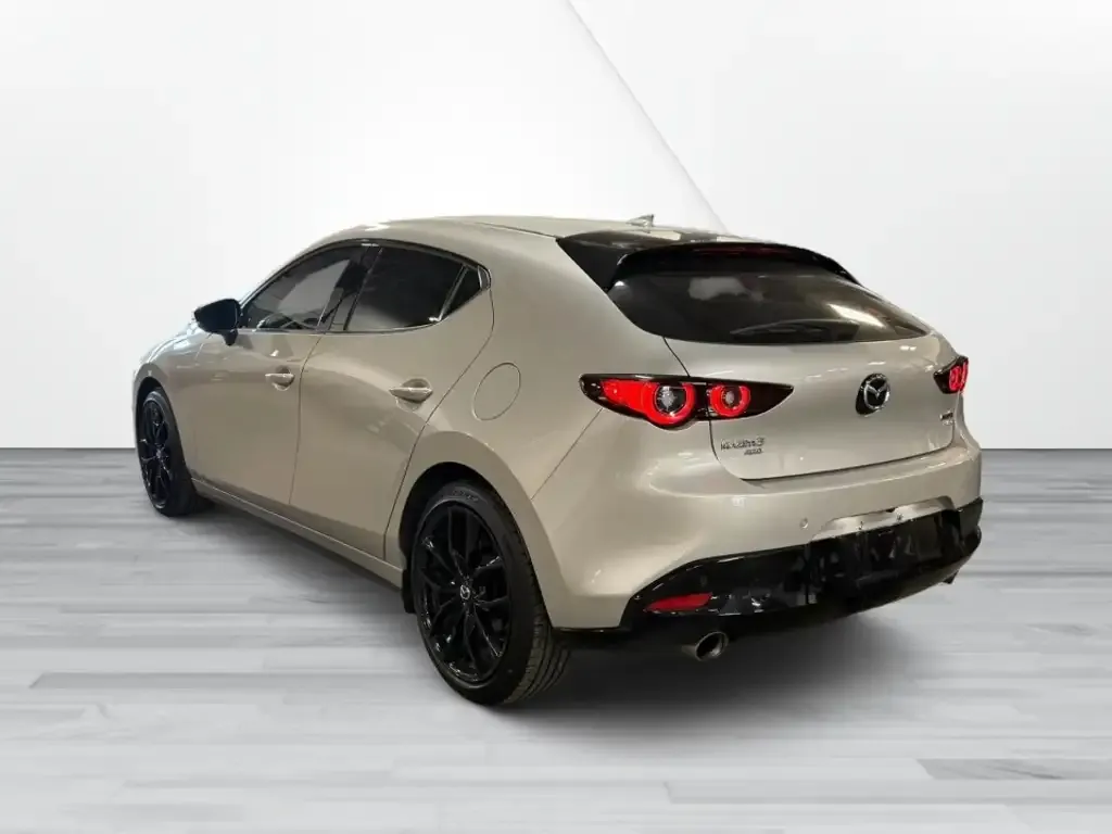 Mazda 3 2023 photo 3