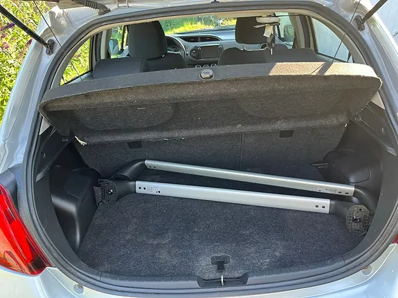 Toyota Yaris 2015 photo 3