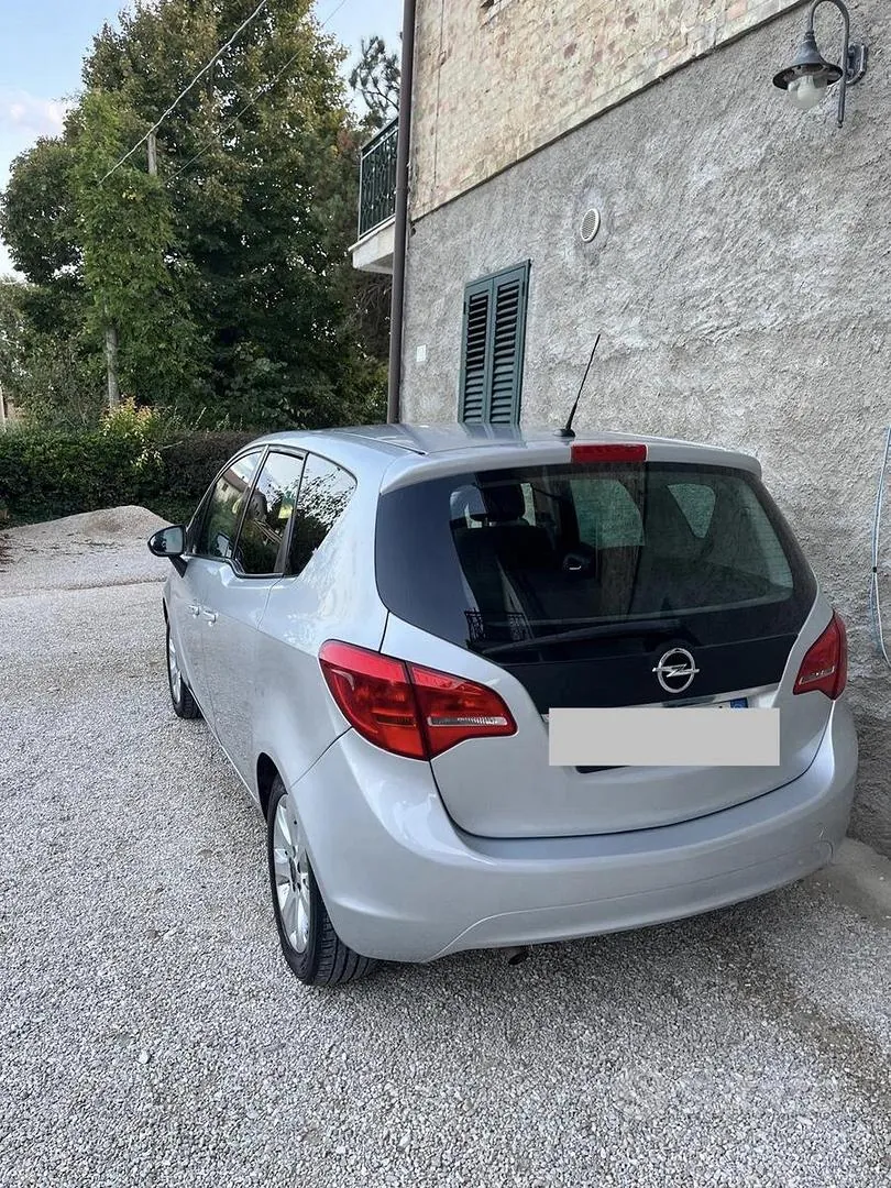 Opel Meriva 2013 photo 2
