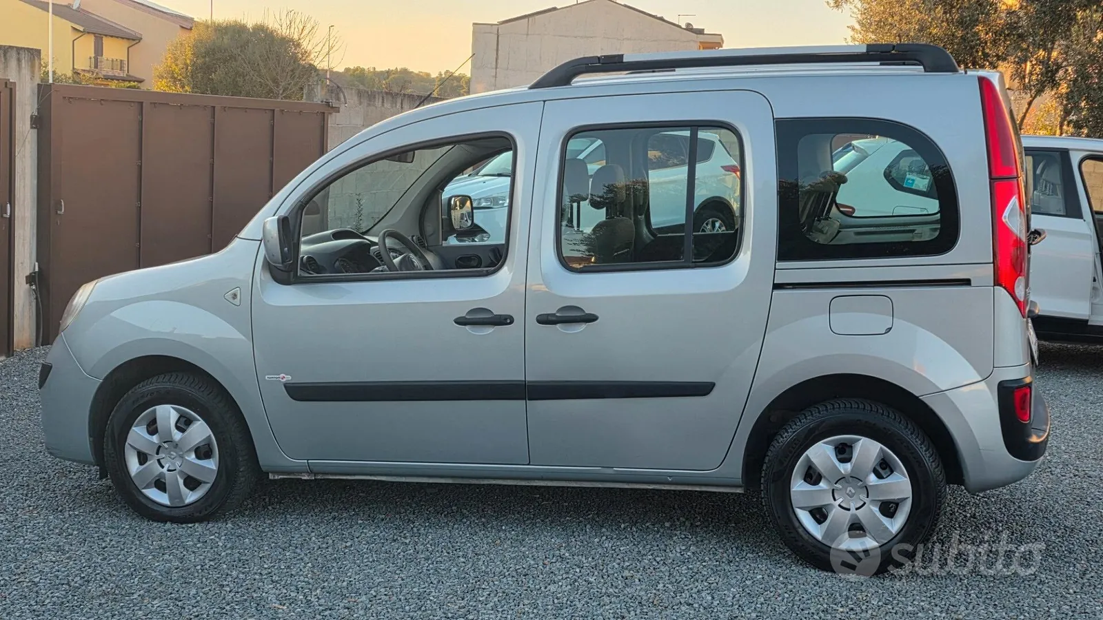 Renault Kangoo 2011 photo 2