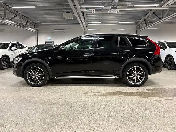 Volvo V60 Cross Country 2017 photo 2