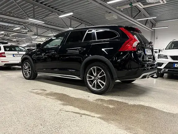 Volvo V60 Cross Country 2017 photo 3