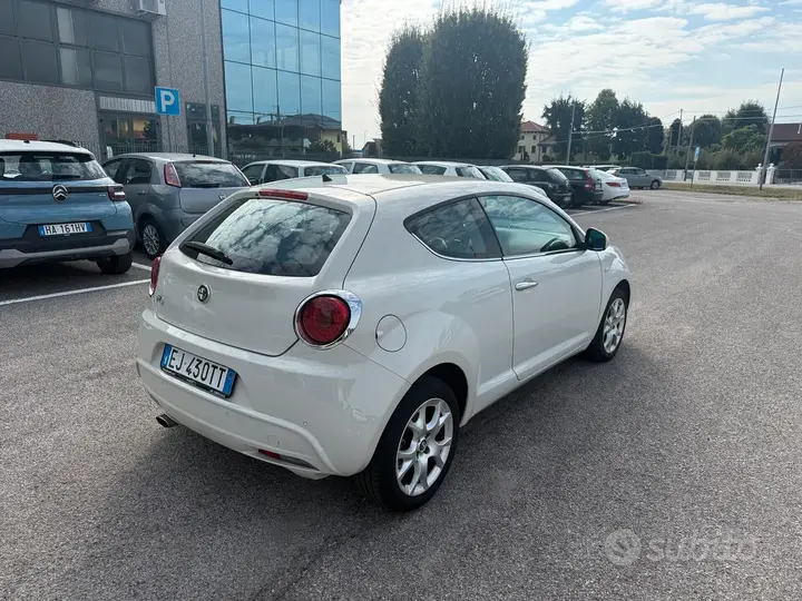 Alfa Romeo Mito 2011 photo 4