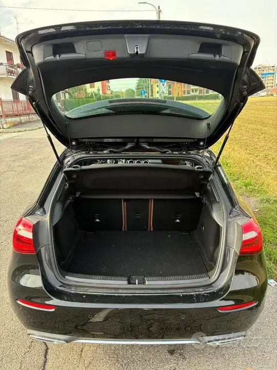 Mercedes-Benz A 200 2018 photo 5