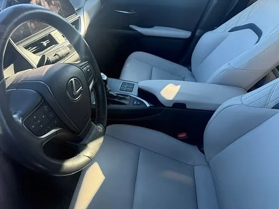 Lexus Ux250H 2023 photo 3