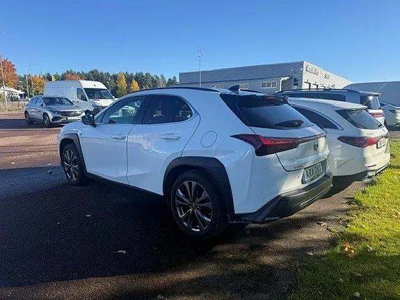 Lexus Ux250H 2023 photo 2