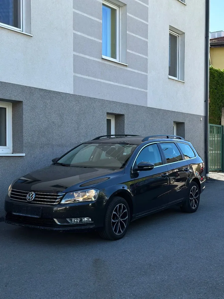 Volkswagen Passat 2011 photo 2