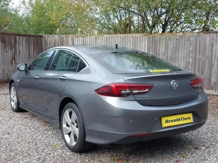 Vauxhall Insignia 2020 photo 2