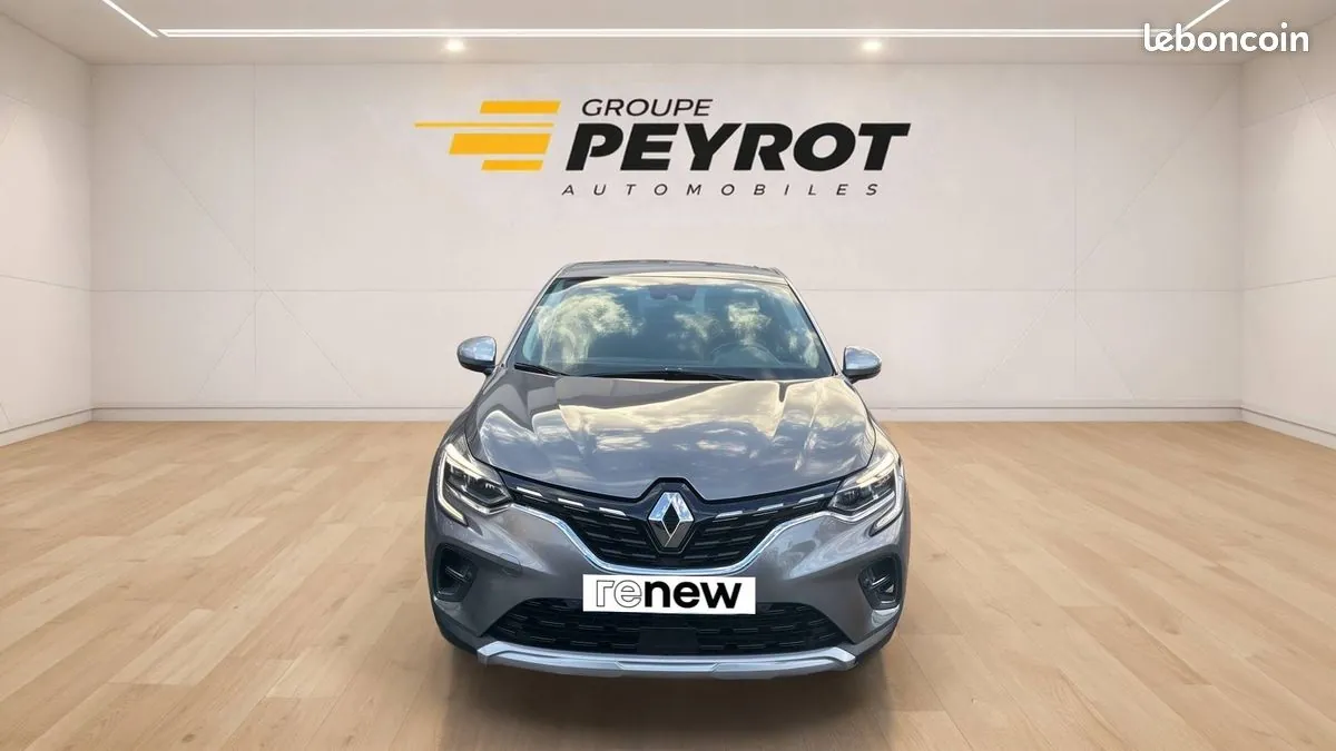 Renault Captur 2023 photo 2