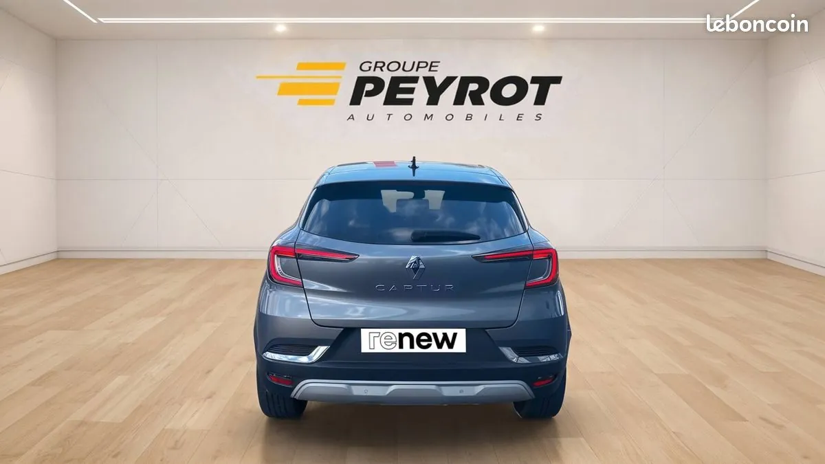 Renault Captur 2023 photo 4