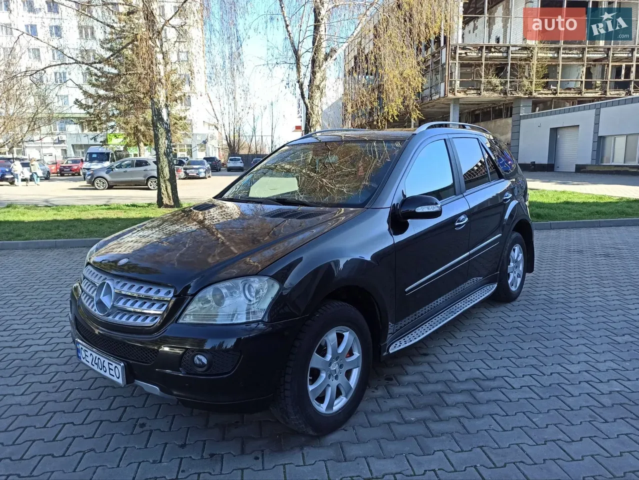 Mercedes-Benz M-Class 2006 photo 2