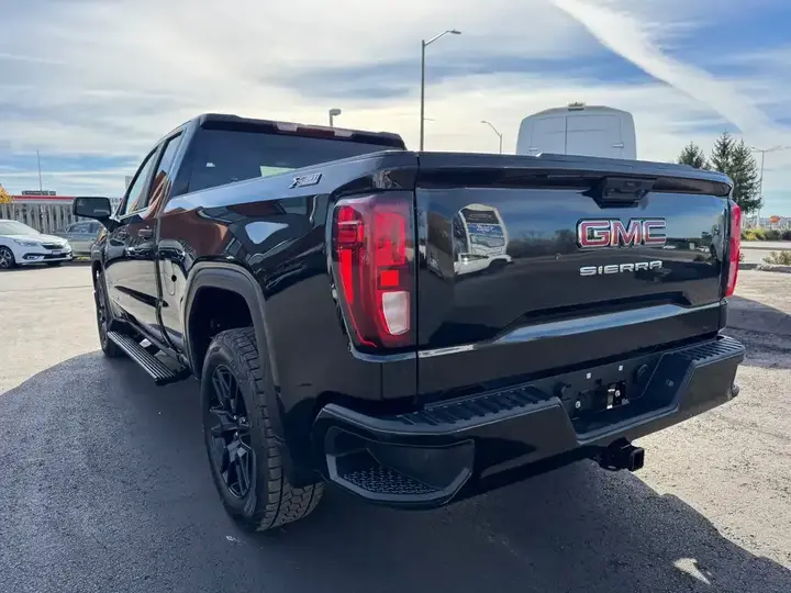 GMC Sierra 1500 2023 photo 3