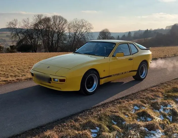 Porsche 944