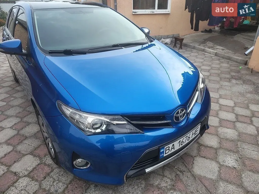 Toyota Auris 2013 photo 2