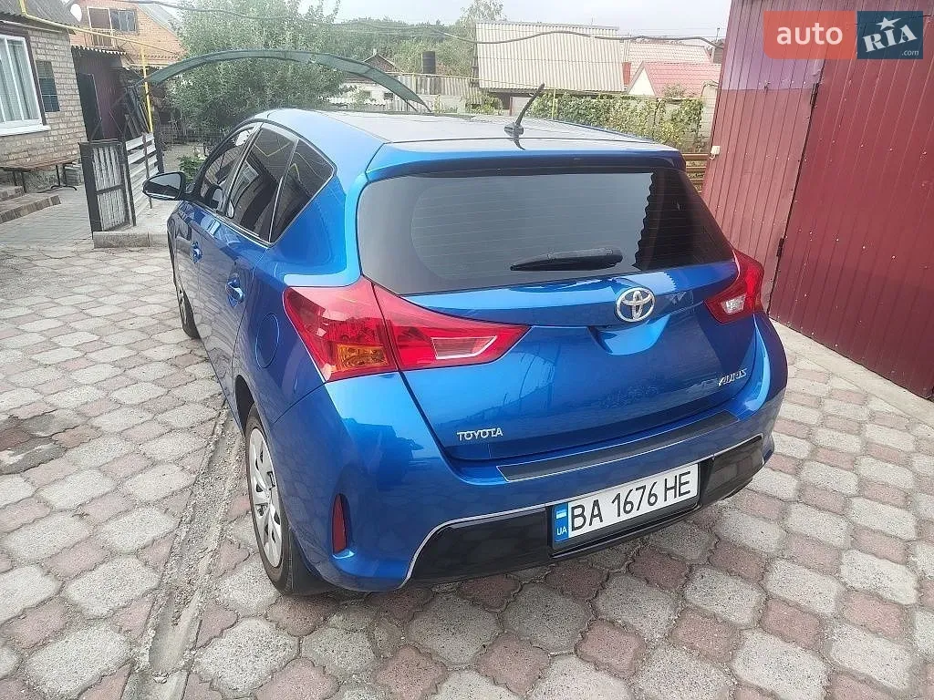 Toyota Auris 2013 photo 3