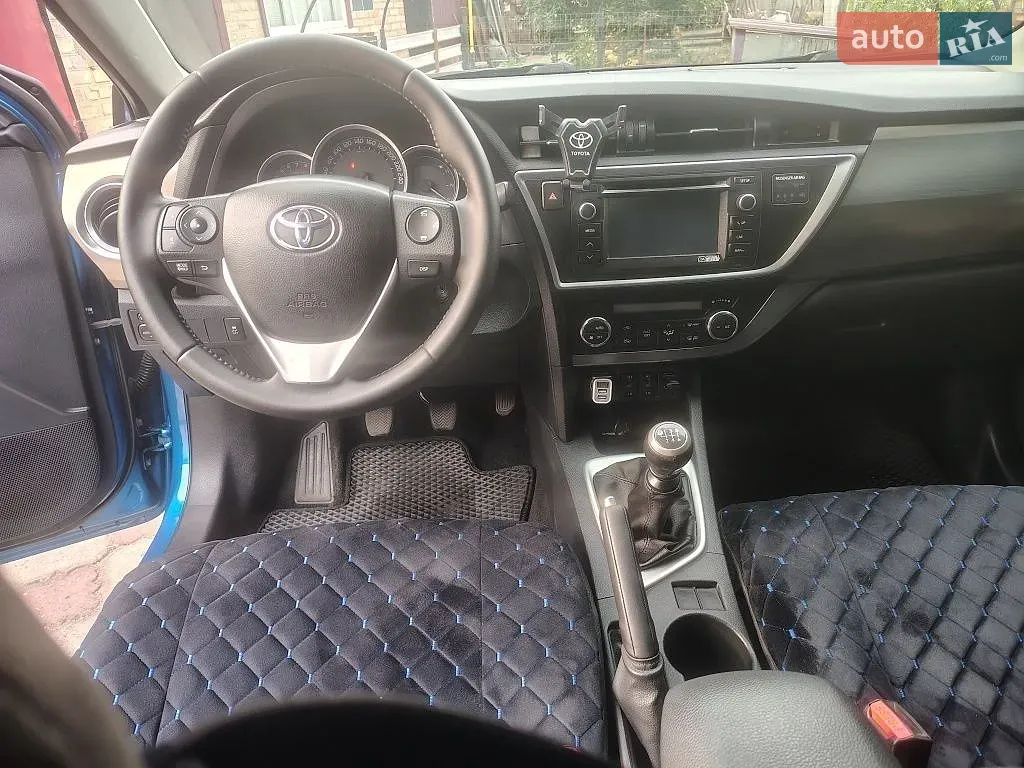 Toyota Auris 2013 photo 5