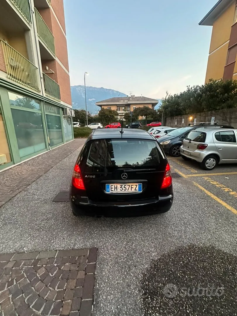 Mercedes-Benz A 160 2011 photo 2