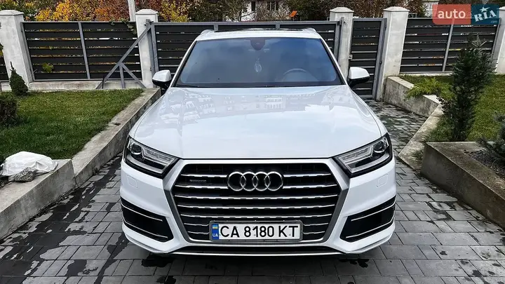 Audi Q7 2017 photo 5